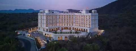Marriott Hotels: Discover Luxury Stays, Hotel Deals & Travel Rewards