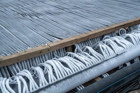 Air Jet Looms Explained: Working Principles, Types, Components, Features and Textile Applications