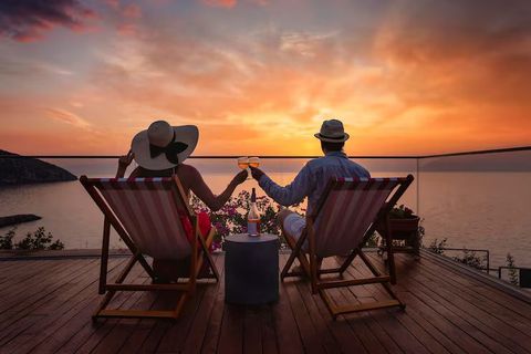 Honeymoon Resorts Explore: Destinations, Accommodation Options, Experiences and Planning Factors