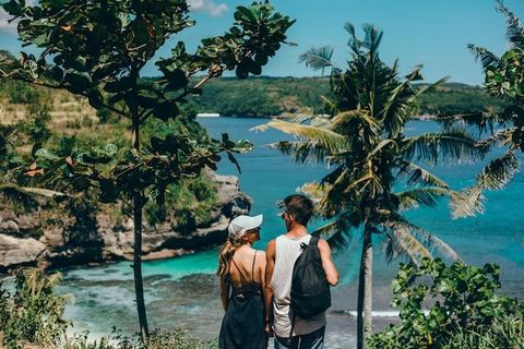 Indonesia Travel Guide: Popular Destinations, Attractions, Culture and Travel Planning Tips