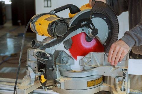 Diamond Band Saw Explained: Cutting Technologies, Machine Types, Manufacturing Processes, Global Manufacturers, Suppliers and Industrial Applications
