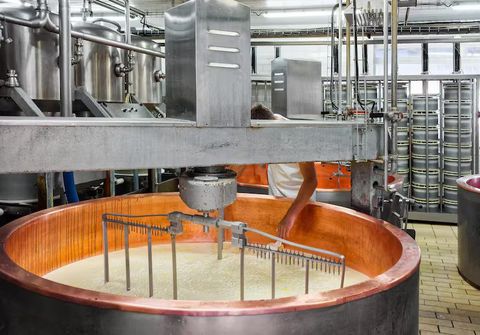 Industrial Mixers Explained: Mixing Technologies, Production Equipment, Material Processing and Industrial Applications