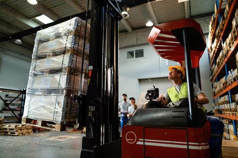 Lifting Equipment Guide With Modern Handling Technology and Workplace Safety Solutions