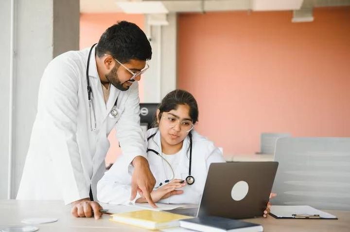 Medical Education Guide: Degree Types, Study Methods, Clinical Practice and Learning Resources