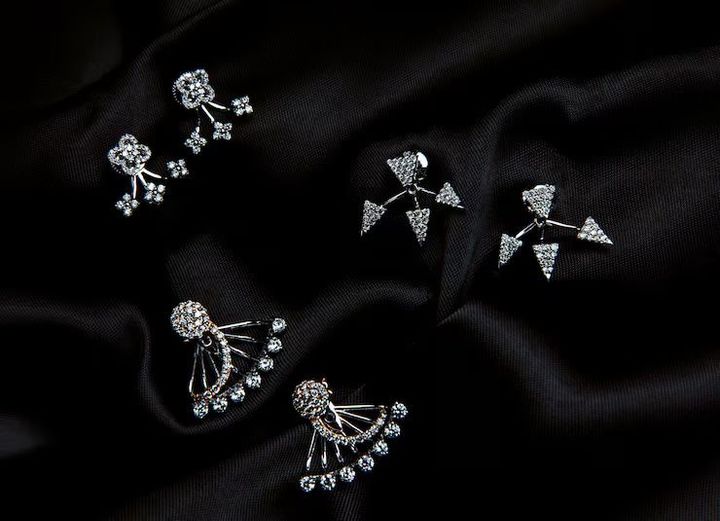 Diamond Jewelry Guide: Types, Cuts, Settings, Quality Factors, and Care