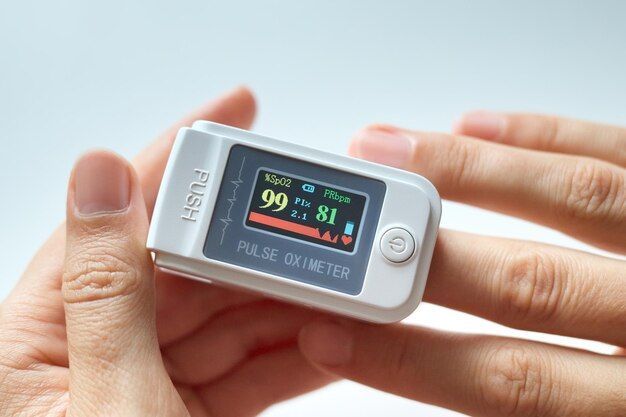 Pulse Oximeters Guide to Types, Features, Working Principles, Uses and Reading Guidelines