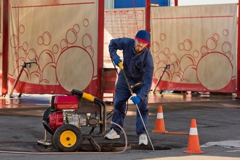 Explore Bitumen Sprayers: Types, Working Principles, and Practical Applications