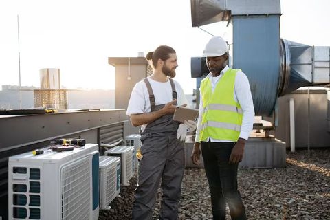 Industrial Chillers Guide: Learn About Industrial Cooling Technologies