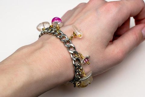 Iconic Bracelets Overview With Craftsmanship, Design Details, and Style Information