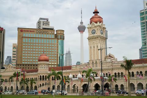 Dhaka to Kuala Lumpur Information With Flight Booking, Baggage, and Travel Advice