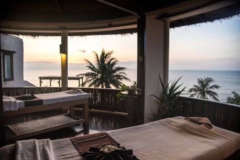 Honeymoon Resorts: Discover Romantic Destinations, Private Villas, Luxury Amenities and Couple Experiences