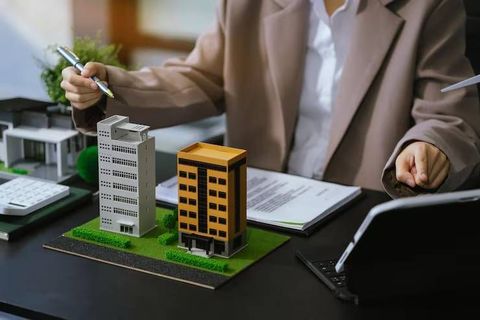 Commercial Real Estate Loans Explained With Financing Options and Qualification Factors