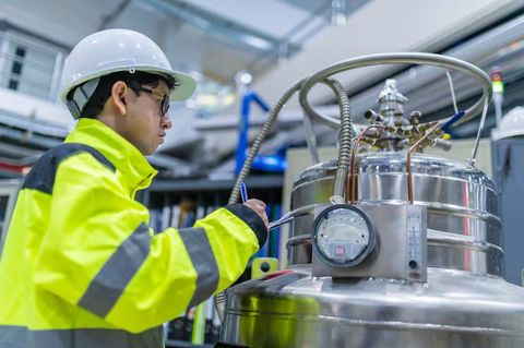 Industrial Fluid Control Guide to Managing Liquids and Gases in Industrial Systems