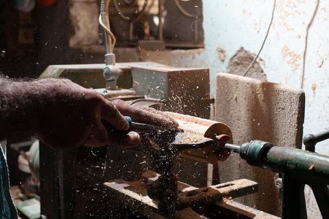 Valve Seat Cutting Machine Guide: Types, Working, Components, Applications, and Benefits