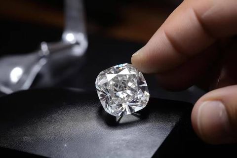 Cushion-Cut Lab-Grown Diamonds Guide With Shape, Quality, and Design Insights