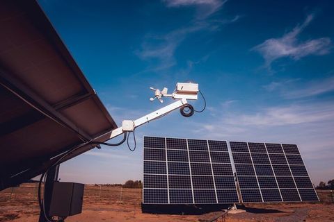 Solar Tracker Systems Guide: Types, Components, Working, Benefits, and Applications