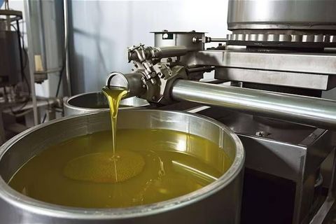Lube Oil Centrifuges Explained: Centrifugal Separation Technologies, Machine Types, Manufacturing Processes, Global Manufacturers, Suppliers and Industrial Applications