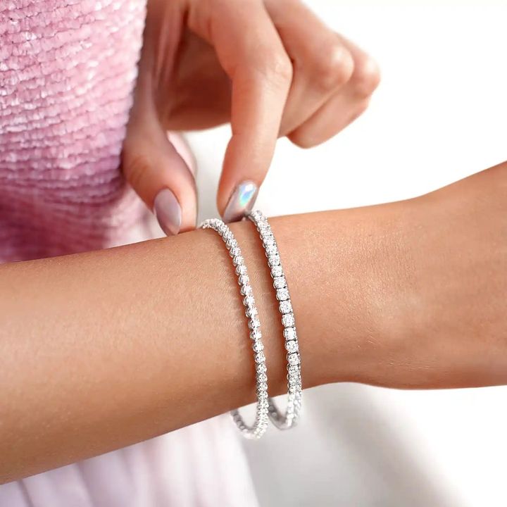 Solitaire Bracelets Guide: How to Choose the Perfect Elegant Piece