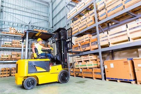 Industrial Forklift Explained: Material Handling Systems, Warehouse Efficiency & Industrial Applications
