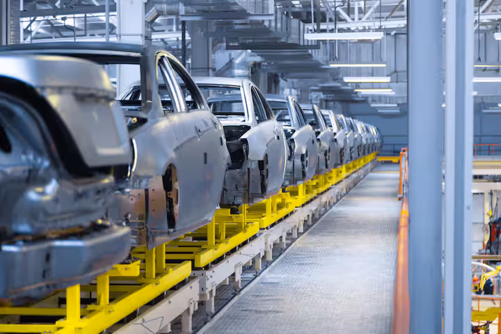 Leitfaden für die Automobilindustrie: Trends, Technologie und Elektromobilität